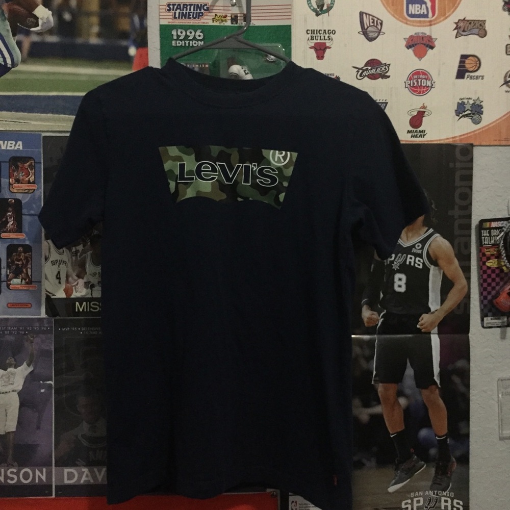 Levi’s Camo Logo Shirt